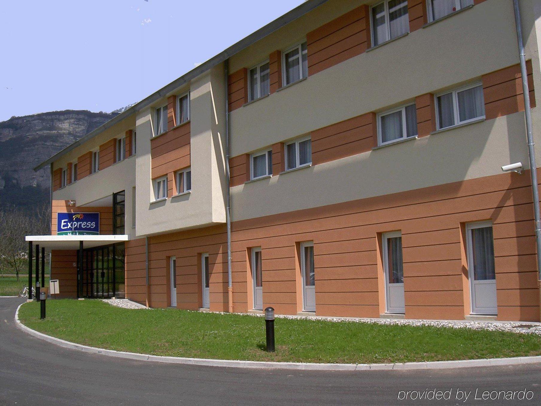Holiday Inn Express Grenoble-贝尔南 外观 照片